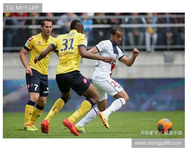 朗斯与索肖比赛因天气原因延期球迷期待新赛程安排