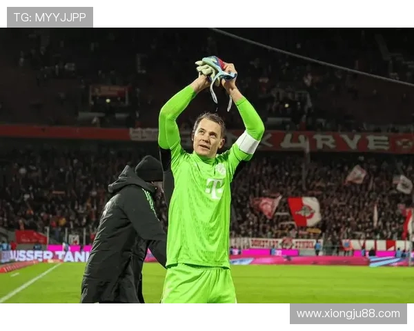 诺伊尔因重伤缺席整个赛季拜仁迅速寻求德赫亚救急方案