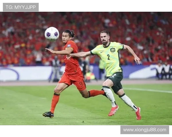 重庆足球队在世界杯预选赛中以63分高居积分榜首位展现强劲实力